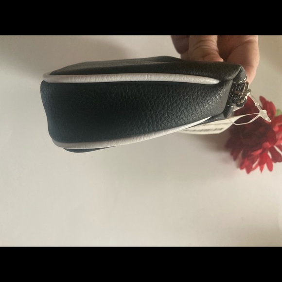 Black initial wristlet - Picture 6 of 10